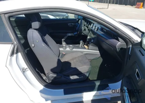 2016 Ford Mustang Ecoboost z USA, uszkodzony, nr VIN 1FA6P8TH1G5256950